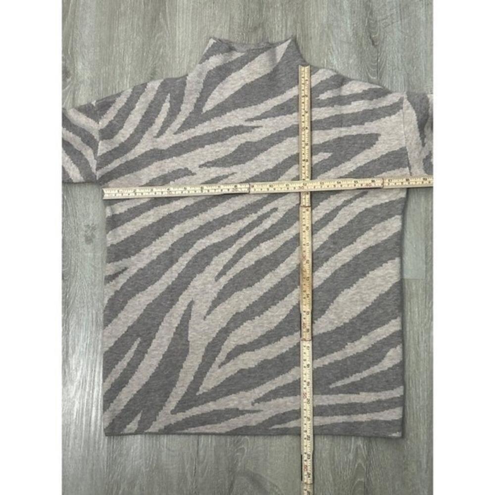 Tahari XS Zebra Print Mock Neck‎ Sweater Taupe Beige Long Sleeve Knit Top - Picture 7 of 10